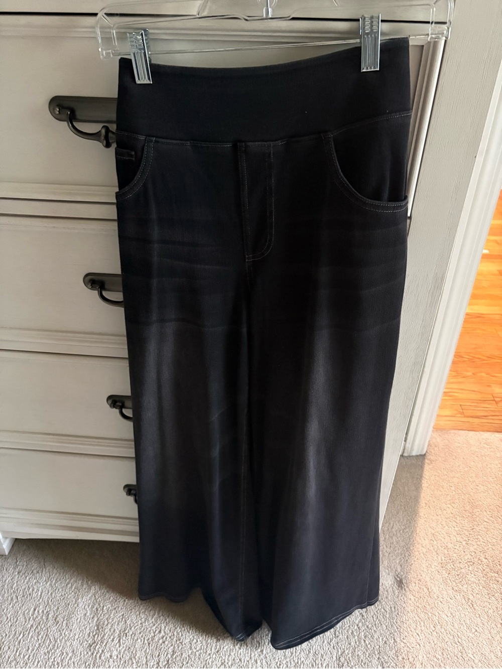 HALARA Black Wide-Leg Flare Jeans with High Waist
